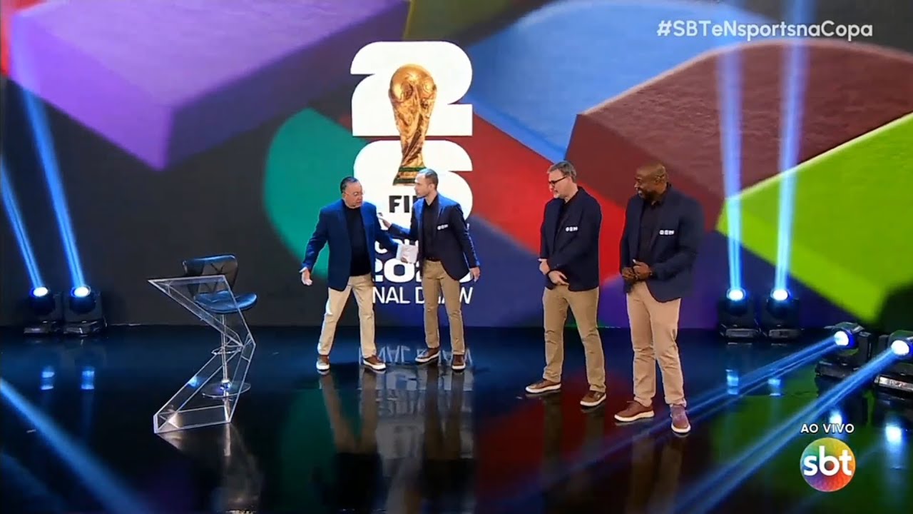 Início do Sorteio Final da Copa do Mundo 2026 no SBT com Galvão Bueno e Tiago Leifert