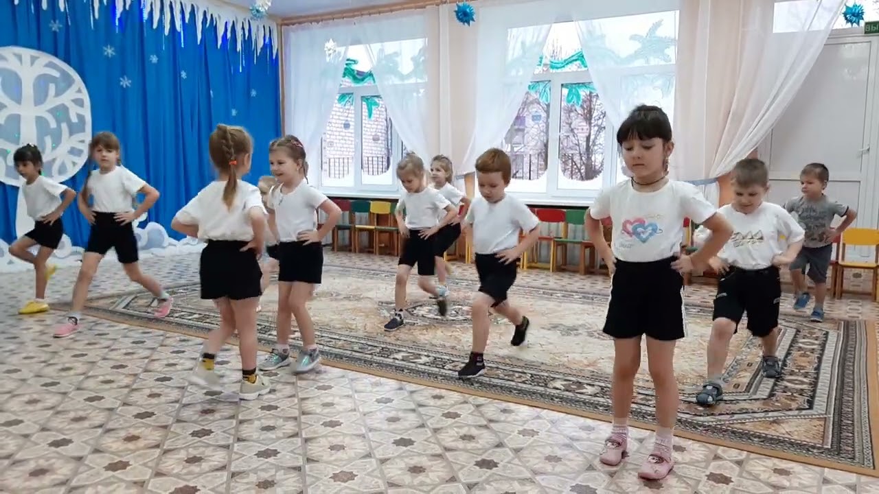 Утренняя зарядка для детей 4-5лет. Зайцы стали по порядку. Теперь зарядку делать весело!