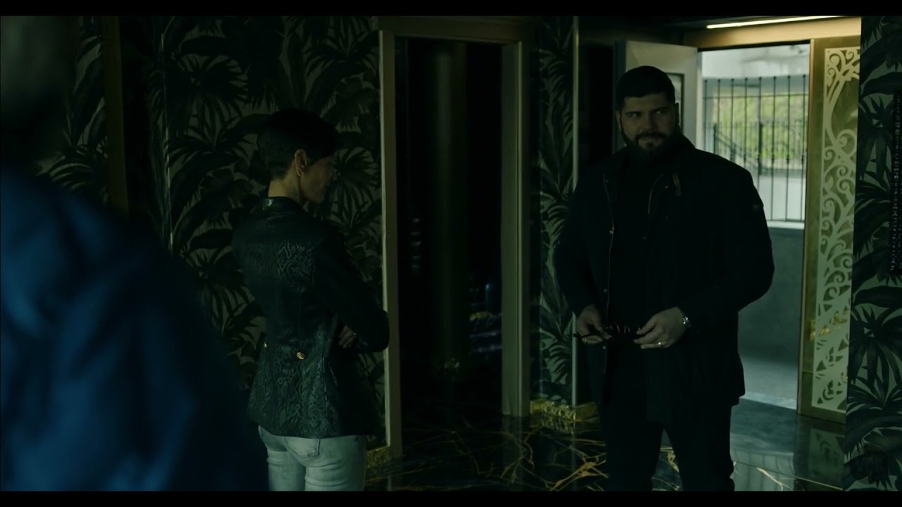 GENNY SAVASTANO COMPRA CASA [Scena Tagliata]