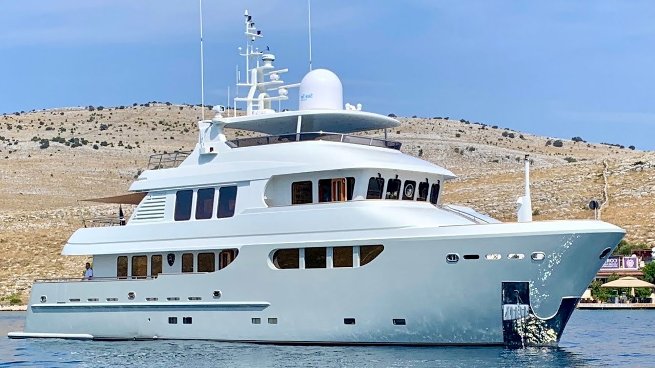 Тур на суперяхте стоимостью 4,8 миллиона евро: Bandido 90 Explorer 2009 года