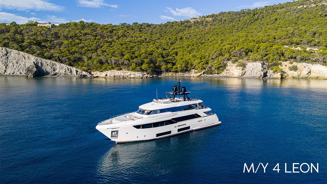 M/Y 4 Leon 