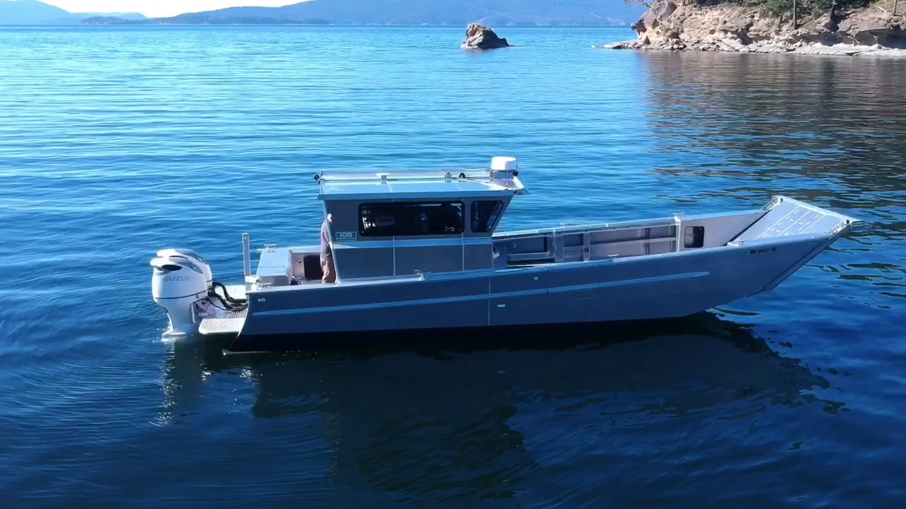 High speed aluminum landing craft sea trial