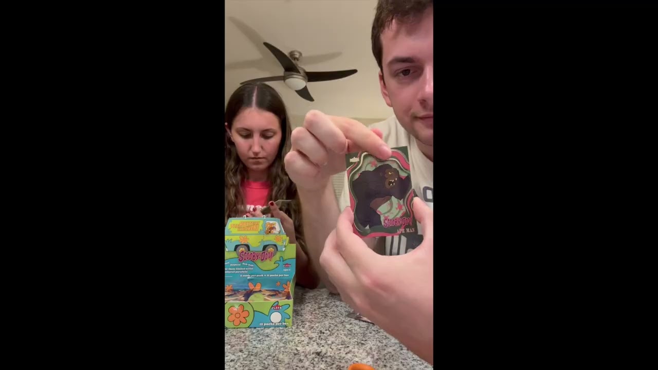 Opening fleer Scooby Doo! Trading Cards Hobby Box (Upper Deck 2025)