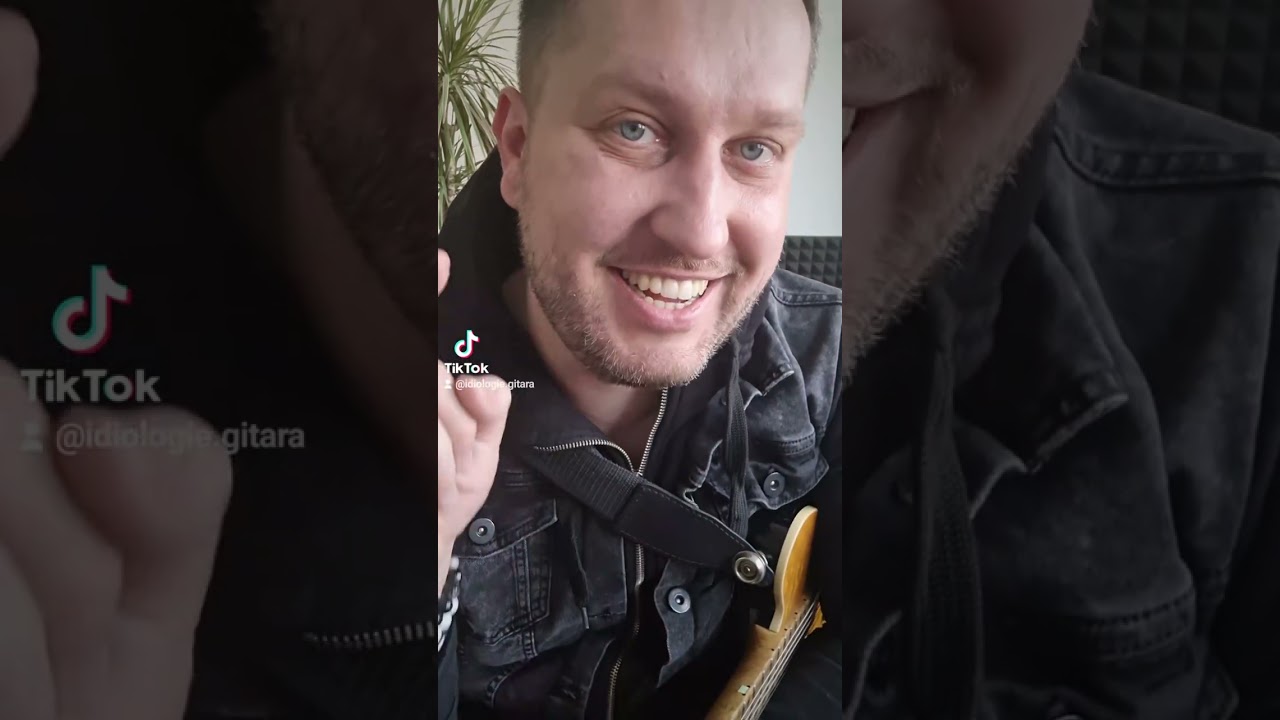 Masakryczne ćwiczenie śpiewania z instrumentem