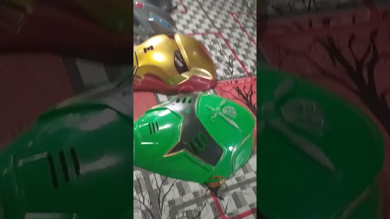 Topeng superhero anak