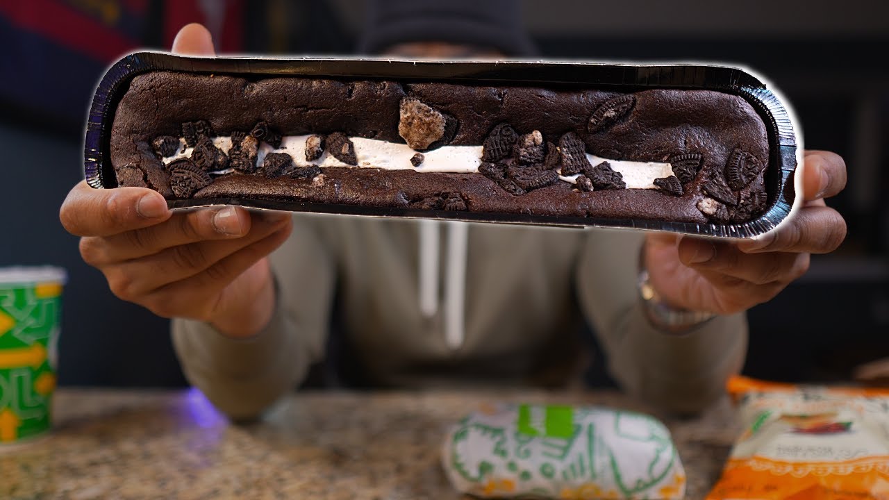 NEW Oreo Footlong Cookie | The ONLY Things To Eat At Subway.