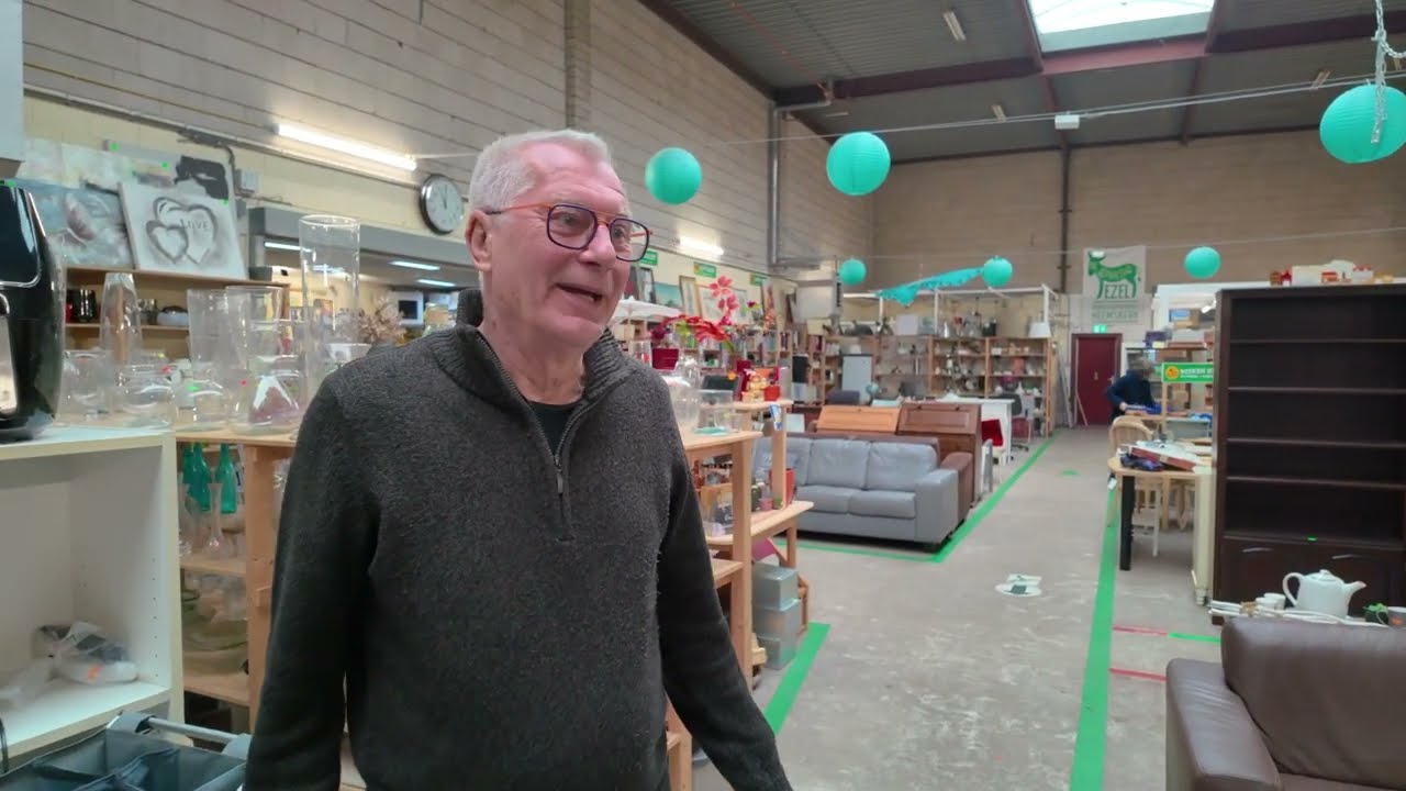 Met Fred & Jan een rondje meubels en de boekenafdeling