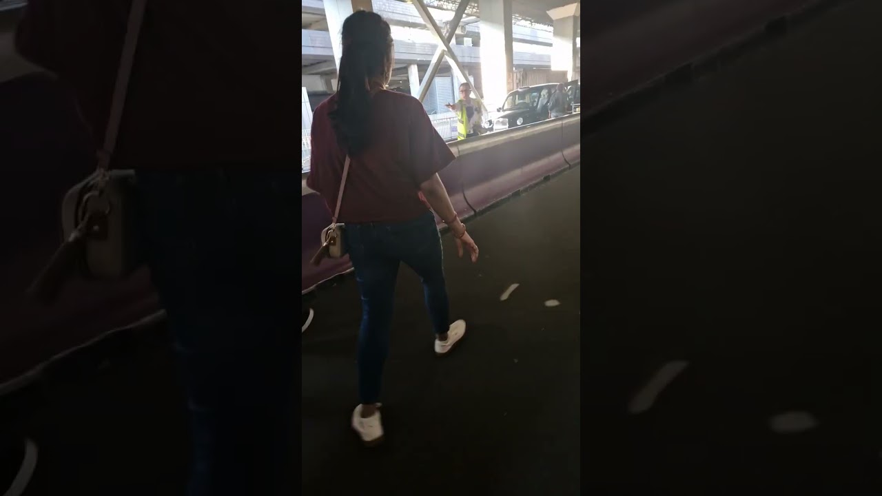 Heathrow Terminal 4 Arrivals , where to park and taxis.