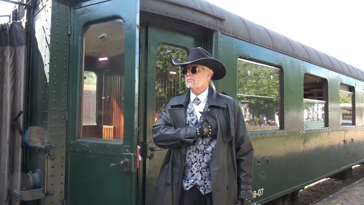 The Marshal on the way to Pullman City Harz