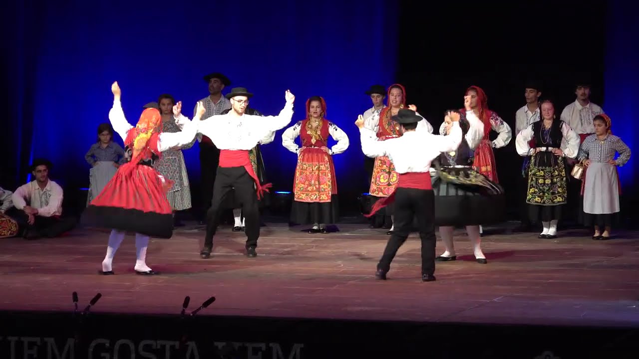 Portuguese folk dance: Vira, Gota de Carreço, Rusga, Velho, Senhor da Serra