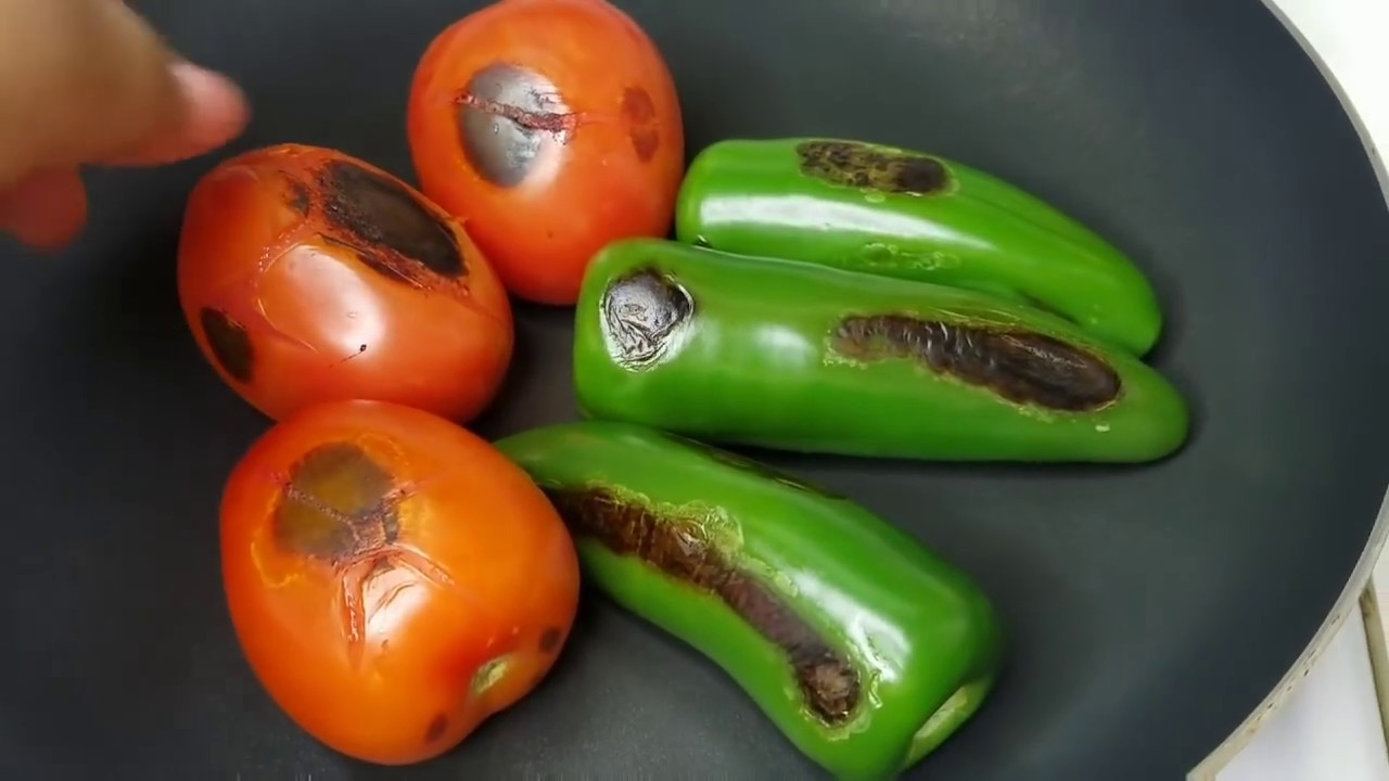 SALSA DELICIOSA SIN MOLCAJETE🍅🌶😋(fácil y rápido)