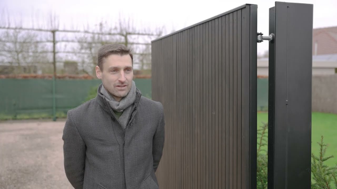 Hoe bescherm je een houten poort tegen weersinvloeden?