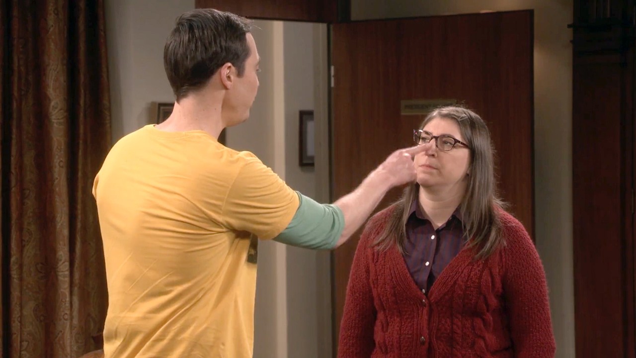 21 Times Amy Deserved a Medal for Dealing with Sheldon | The Big Bang Theory