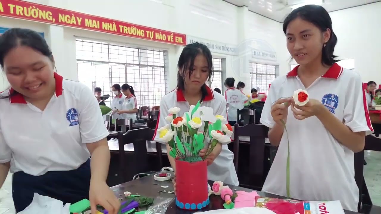 Cắm Hoa Chào Mừng 20 11 2023