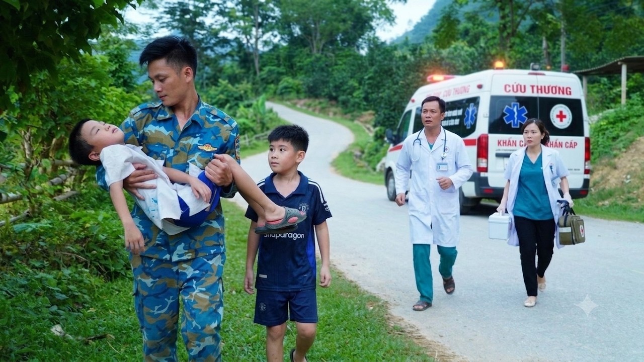 A former Navy veteran helps a homeless, malnourished boy escape danger.