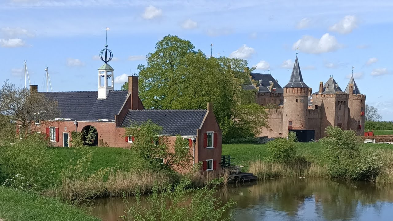 Een andere kijk op . . . Muiden . . . (Met een 
