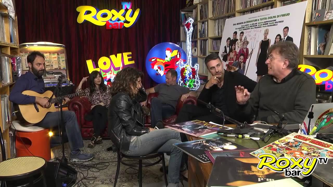 Sei mai stata sulla luna Giulia Michelini, Raul Bova e Red Ronnie al Roxy Bar