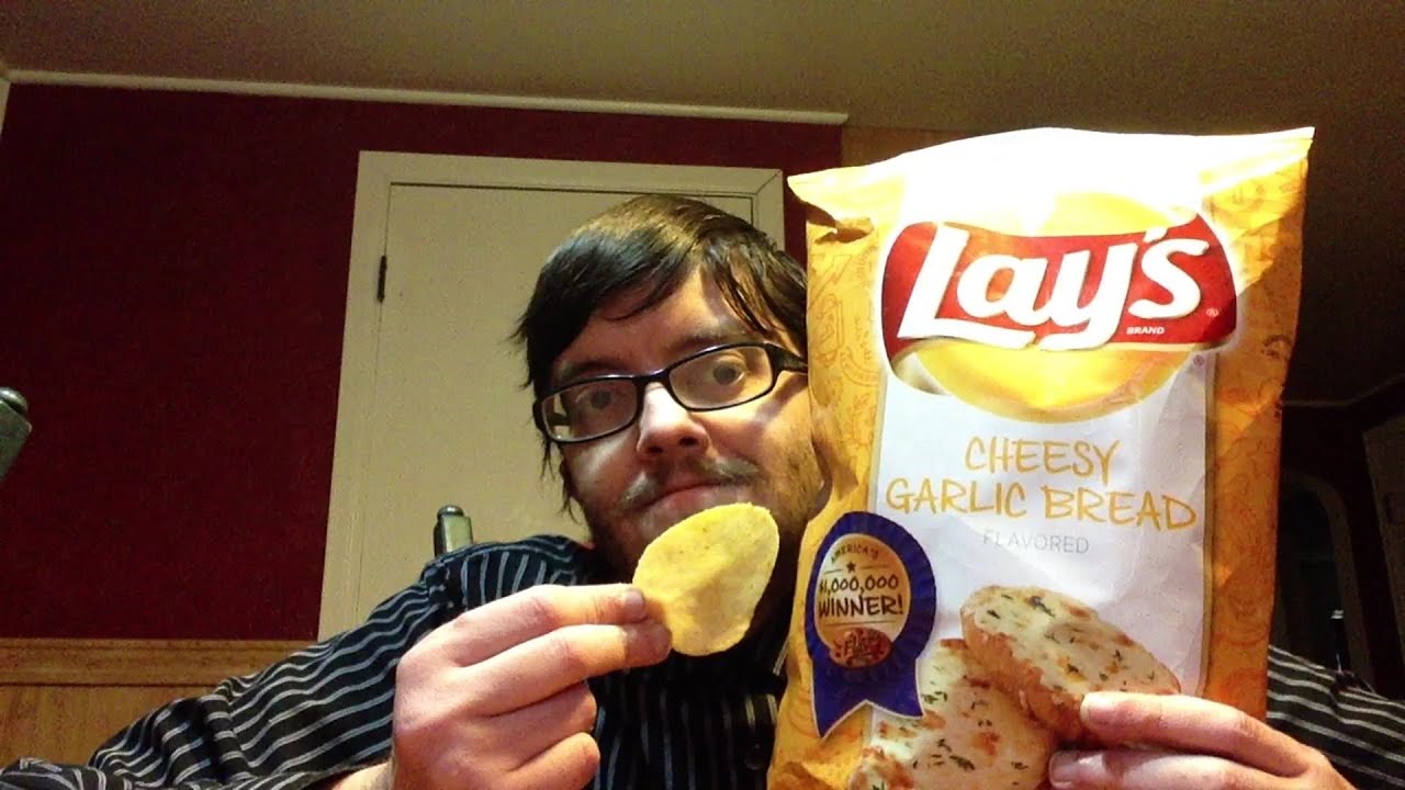 Review: Lay's Cheesy Garlic Bread Potato Chips
