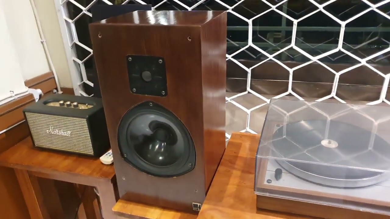KEF 103.2 + Yamaha CA 810 + Cambridge AXC35 (🎧)