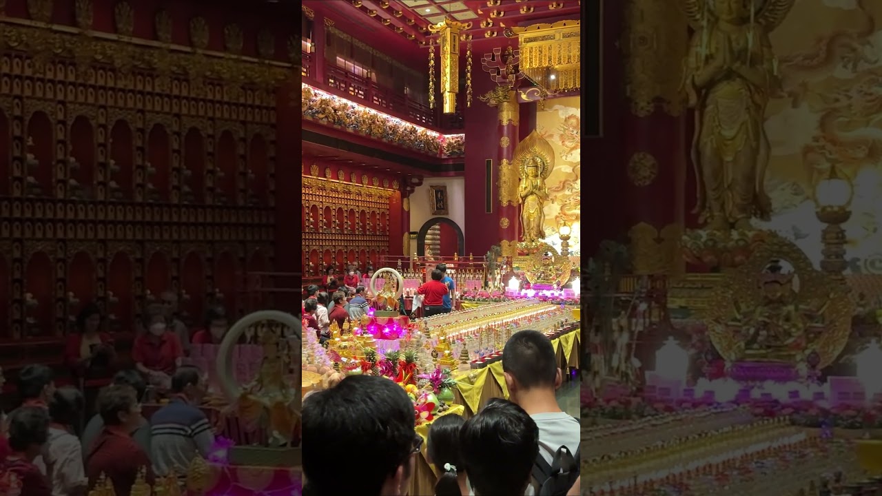 Mid Autumn Festival - 10000 lamp offerings to Buddha of Ten Directions at Buddha Tooth Relic Temple