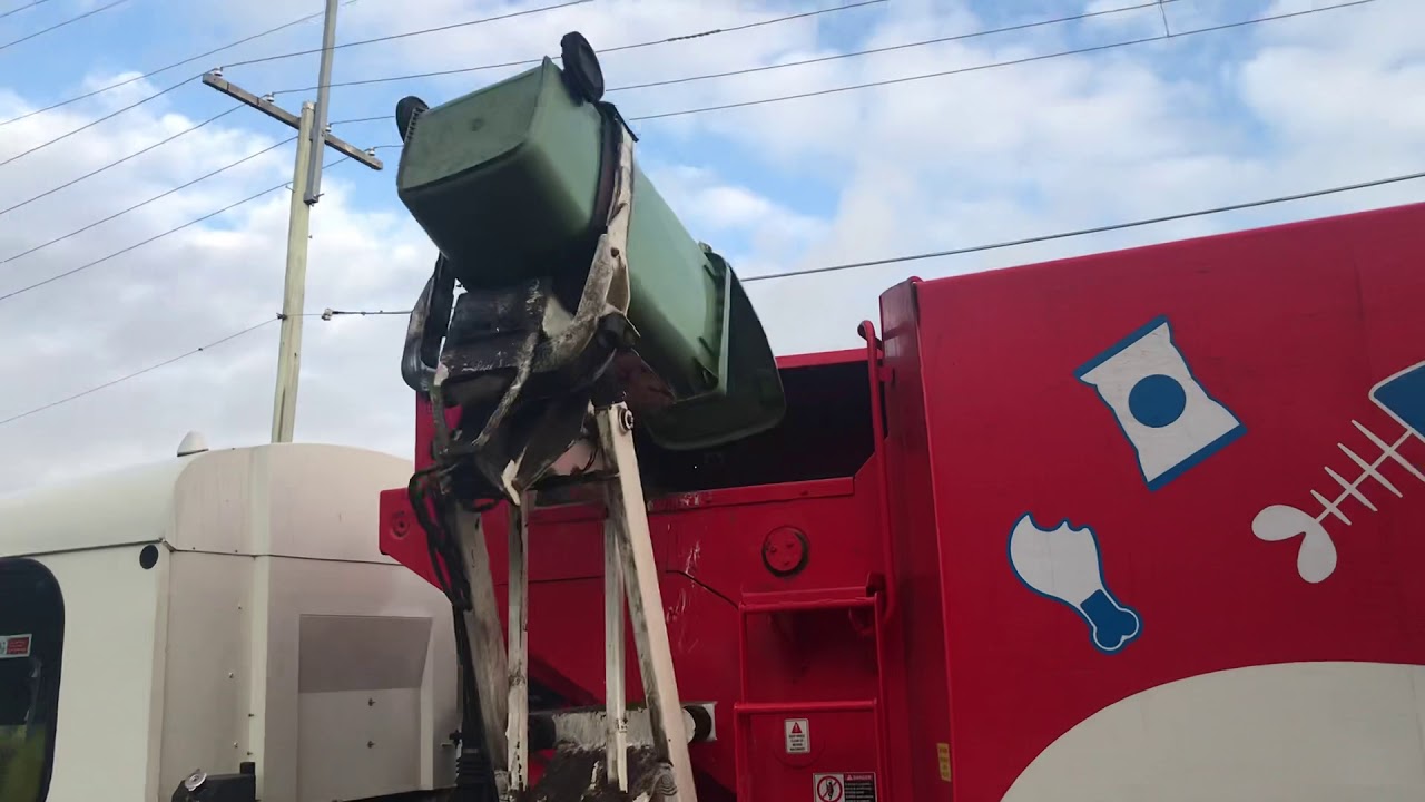 Moreton bay Rubbish truck