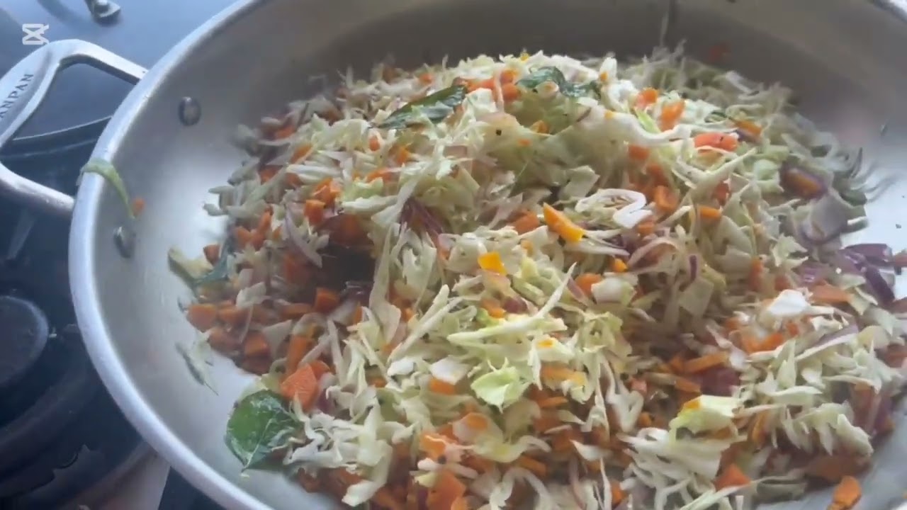 Easy and delicious! Cabbage and carrot thoran recipe 