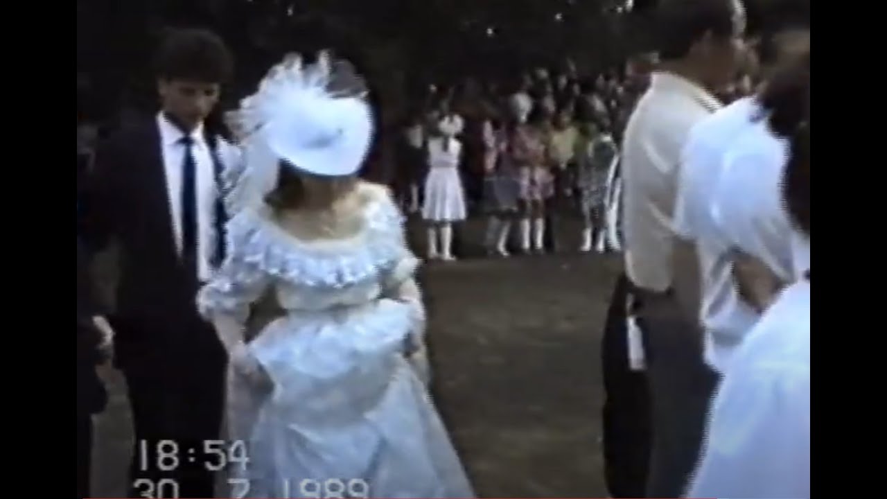Fragment de nuntă la Voloca în tolocuța satului în anul 1989