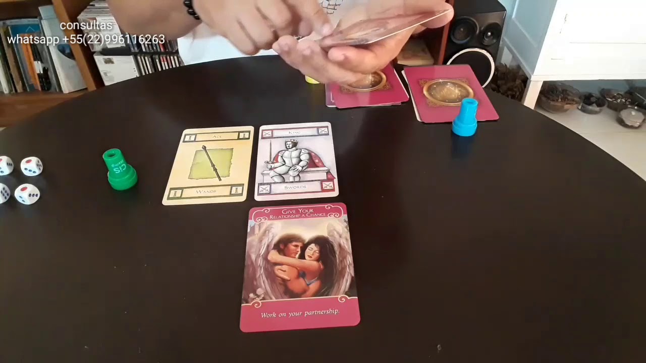 Tarot Interativo: O que ela/a tem medo de me dizer ?