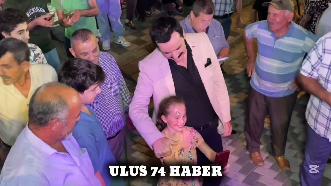 Bartın Ulus ilçesi Apdipaşa beldesinde  Ramazan Çelik keşkek festivalinde döktürdü