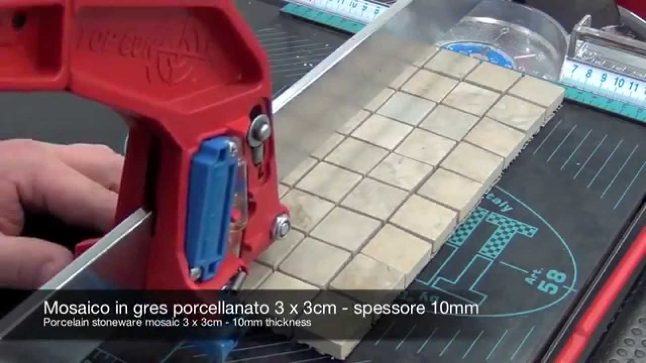 Masterpiuma P3 de la Montolit, demonstratie de taiere de mozaic si sticla