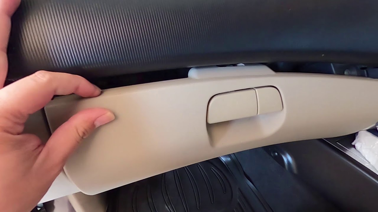 เปลี่ยนไส้กรองแอร์รถยนต์ Mitsubishi Pajero 2012 | SangWan Channel