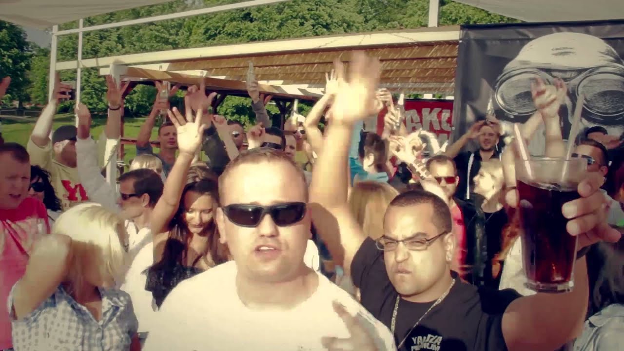 Hot Bananas feat. Rap aus Granit & Ren da Gemini - Einmal um die Welt (Official Video)