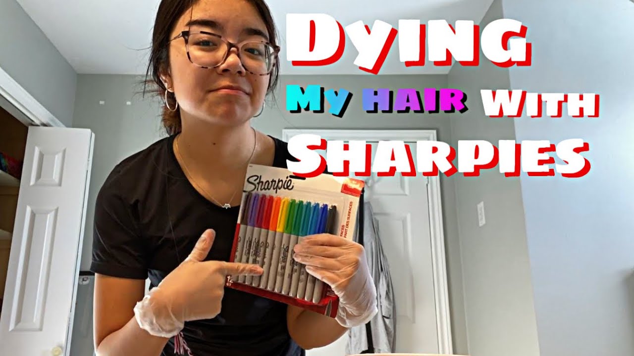DYING MY HAIR WITH SHARPIES!