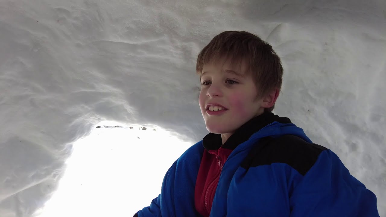 Igloo city tour!