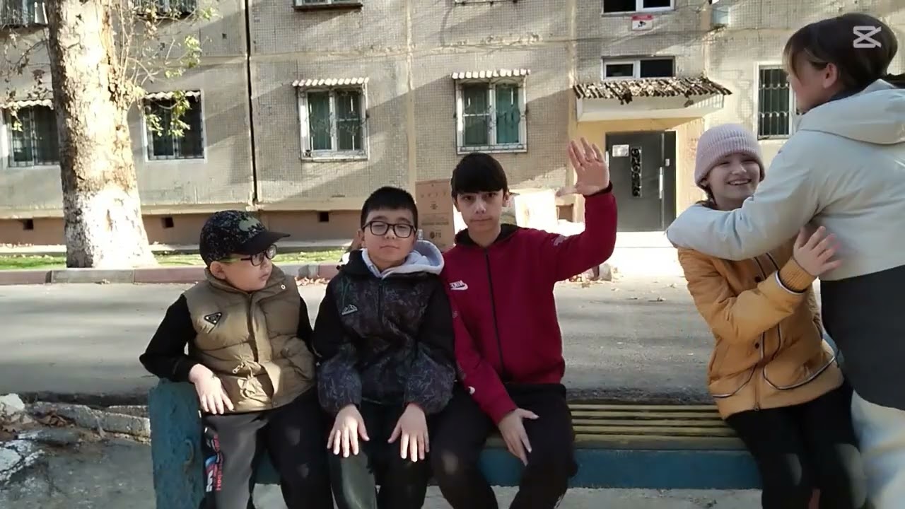 Игра кто из нас. Кто из ребят всегда опаздывает? 