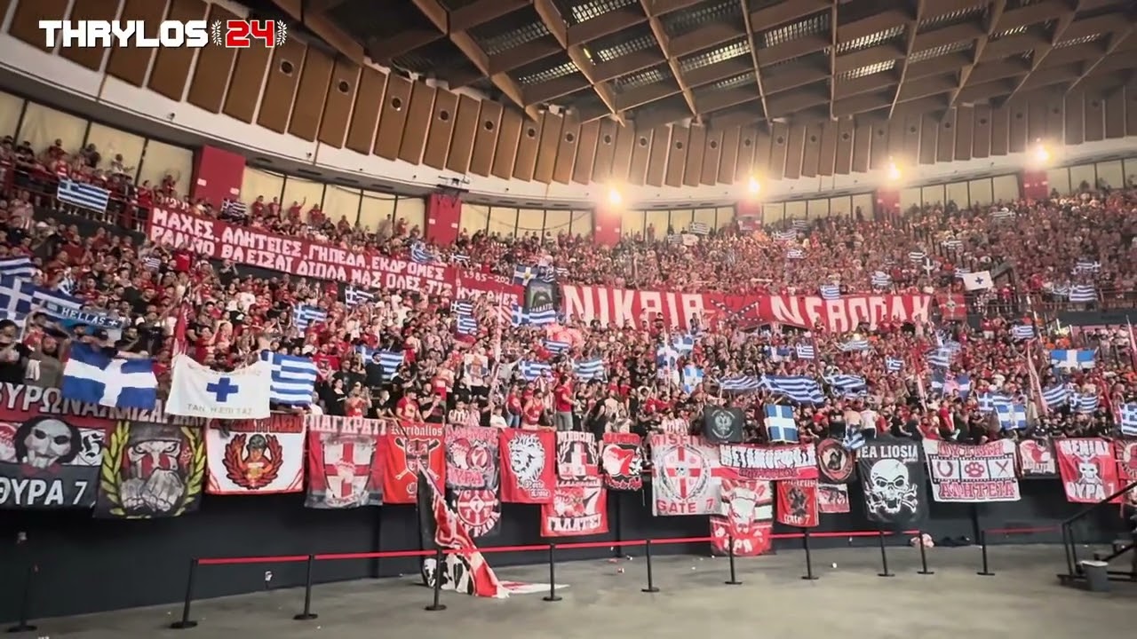 Ολυμπιακός - Παναθηναϊκός: Χαμός στον Εθνικό ύμνο από το κόσμο μαζί με Ελληνικές Σημαίες!