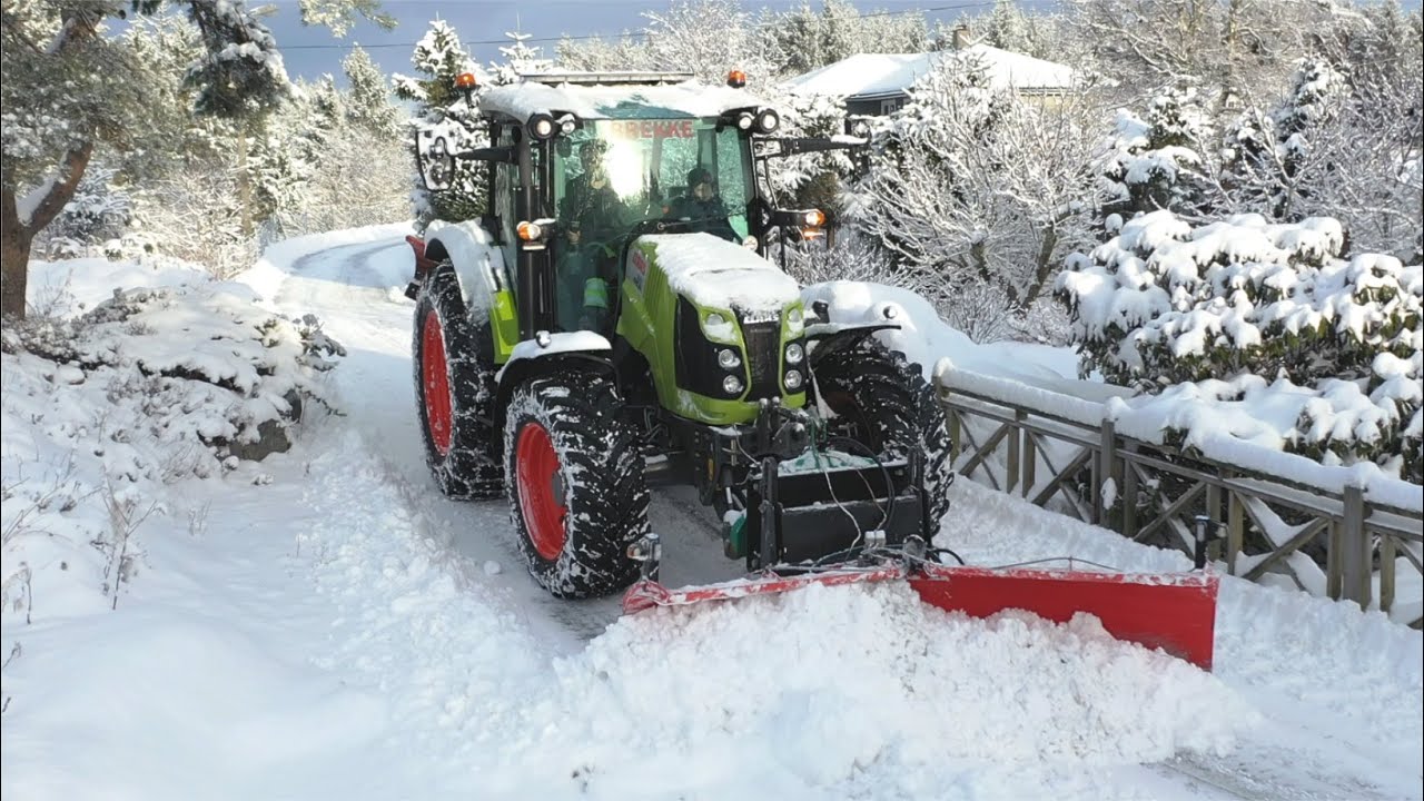 Snøbrøyting Bømlo, vinteren 2021 - Claas 460