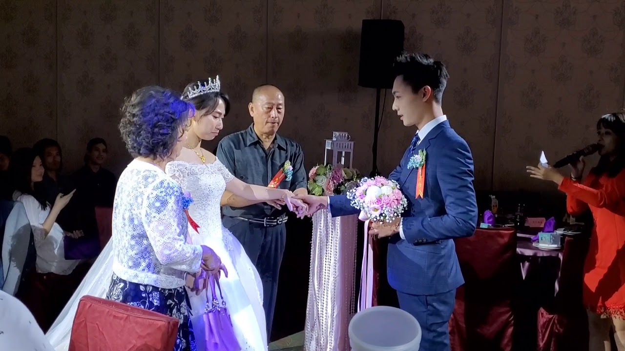 主持人【Eva】婚禮進場主持｜辦囍事樂團｜婚禮歌手｜婚禮樂團｜辦囍事活動企劃｜ 新北婚禮樂團 ｜婚禮歌手 ｜活動統籌｜ 婚禮主持人 ｜婚禮顧問  台北婚禮樂團 台中婚禮樂團 新竹婚禮樂團 桃園婚禮樂團