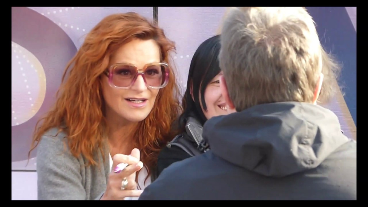 Andrea Berg 09.04.19 Autogrammstunde für das Album Mosaik in Kaufpark Eiche