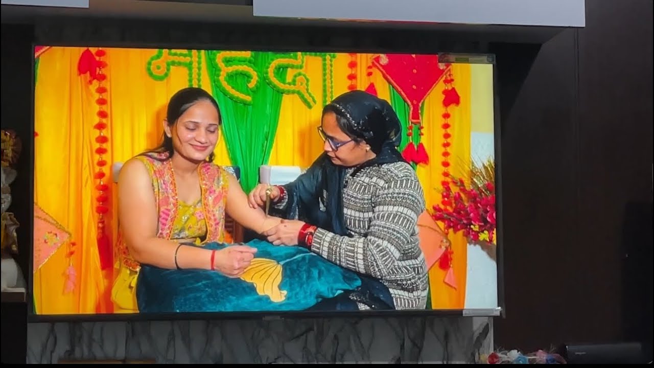Pooja Ki shadi ke tin mhine bad album ke photos select kiye video bn Kr aa gyi shadi Ki