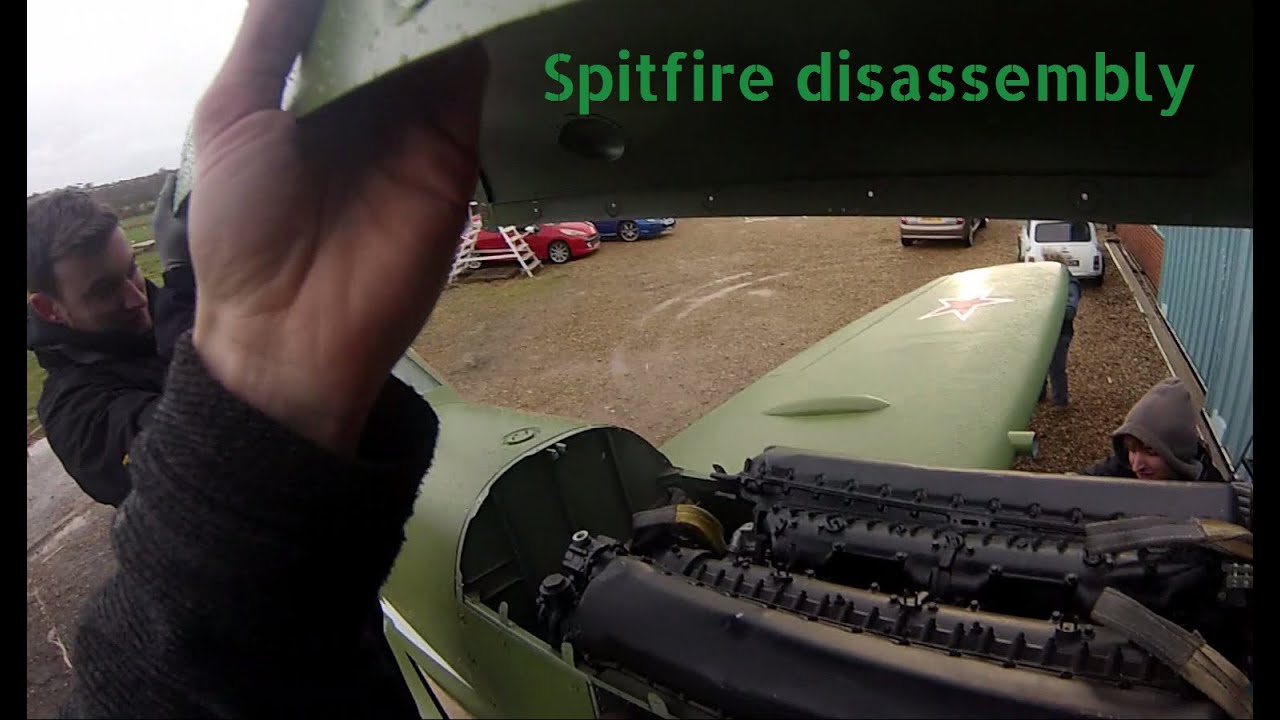 Stripping the static Supermarine Spitfire (Part 1)