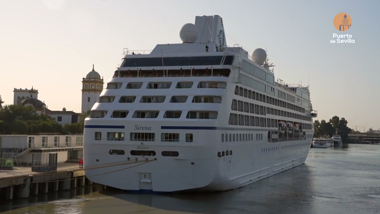 Llegada del crucero Sirena de @OceaniaCruises al Puerto de Sevilla