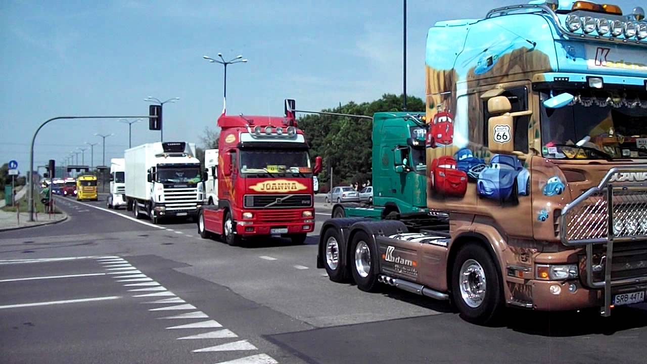 18. Trakerskie Spotkania w Krakowie na terenie Muzeum Lotnictwa - konwój ciężarówek