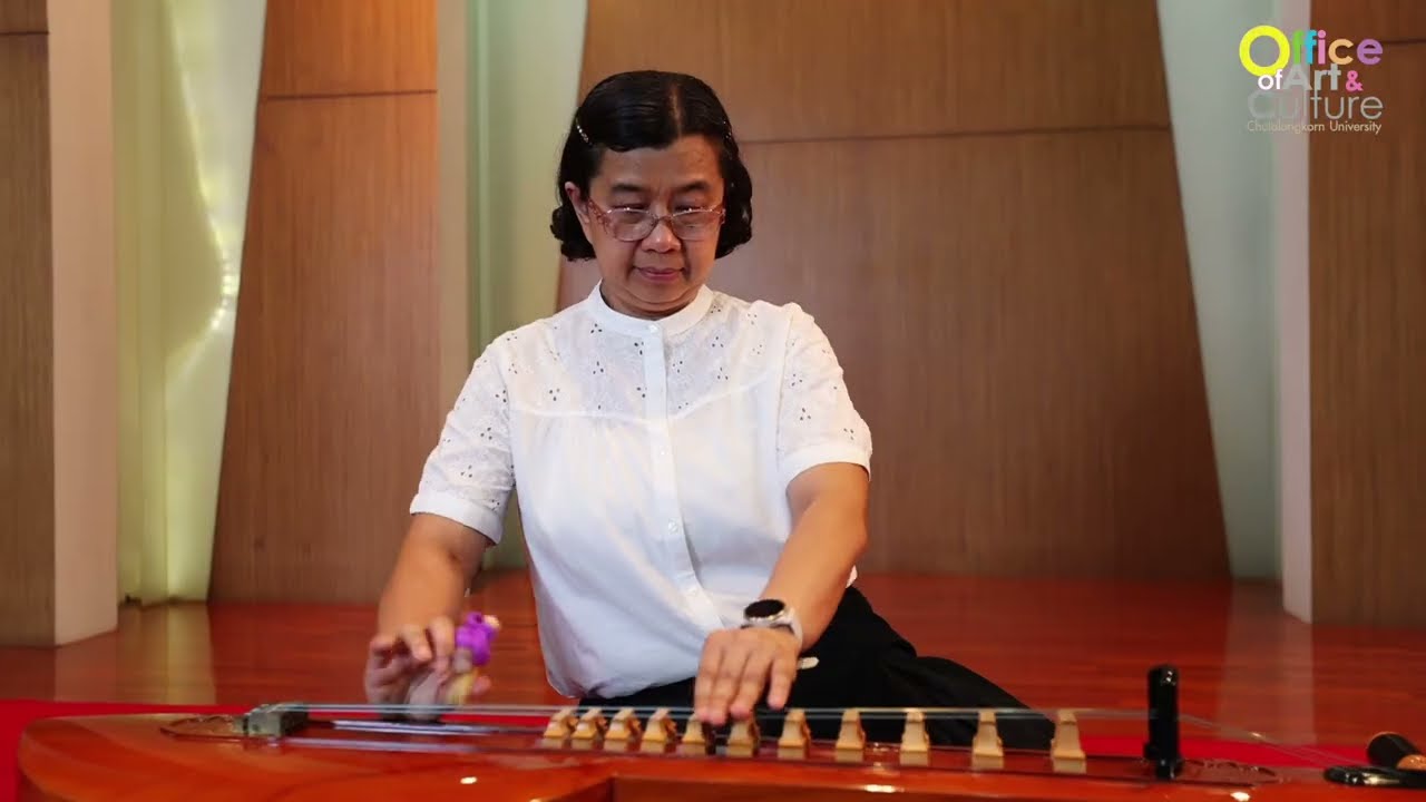 นานาสาระดนตรีไทย: วิธีการดีดจะเข้