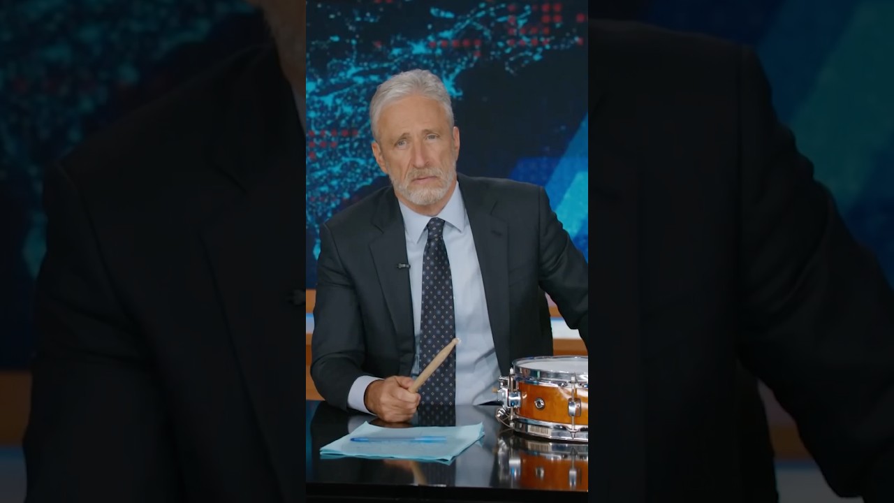 Jon Stewart tries to help Trump tell a simple joke without somehow f**king it up #dailyshow