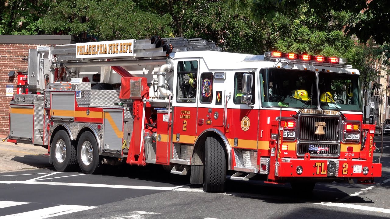 Philadelphia Fire Department Squrt 8, Tower Ladder 2 & Battalion 4 Responding