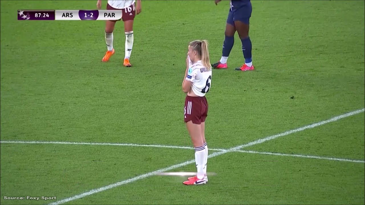 Leah Williamson vs Paris Saint Germain (22/08/2020)