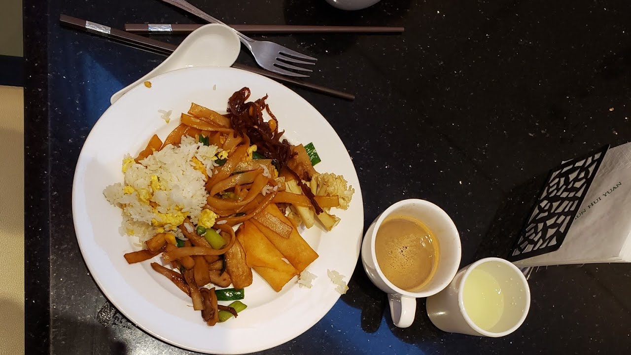 Daily breakfast buffet at Chun Hui Yuan Resort Beijing.