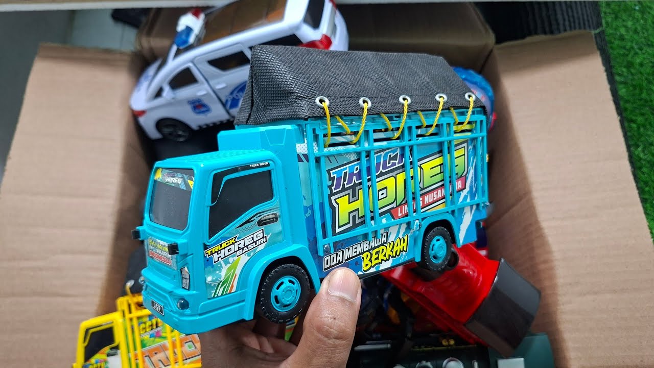 Menemukan Mobil Polisi, Mobil Ambulance, Kereta Api, Dum Truk, Truk Oleng 