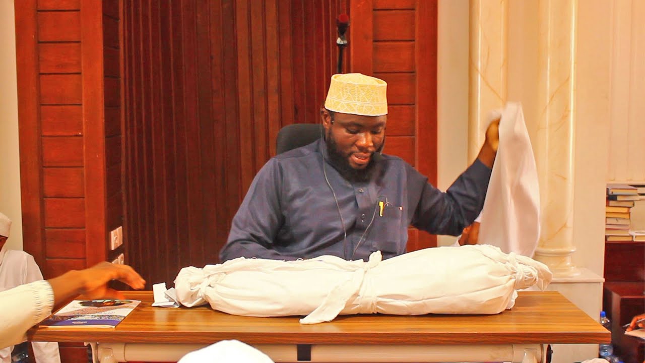 08. Darsa ya Fiqhi: Sehemu ya Mazishi - Namna ya Kumvisha sanda Maiti | Semina ya Wanachuo - Keko